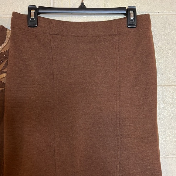 Dark Brown two piece knit top & skirt set with leather & alligator trim. - Picture 4 of 4